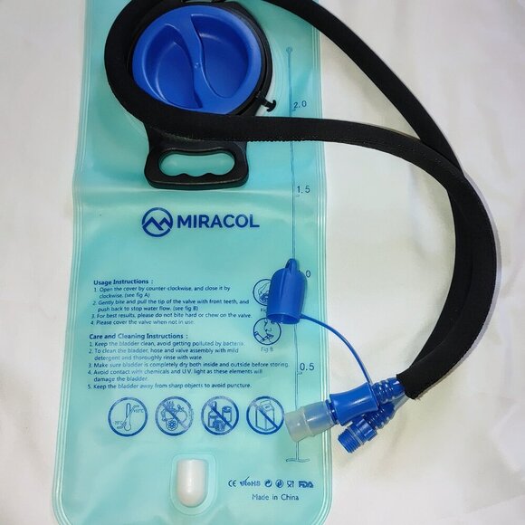 Hydration Pack Hiking Water Backpack - Miracol Insulated Water Bag - Picture 7 of 7